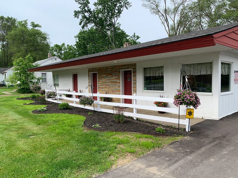 Veterinarian in Clio, MI 48420 Fohey Veterinary Hospital
